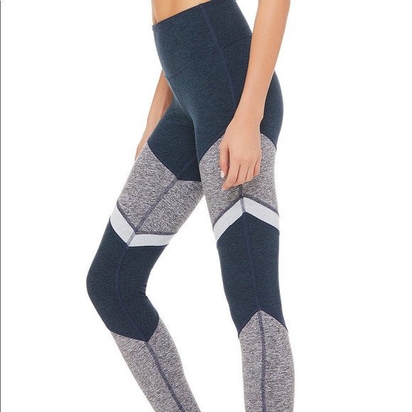 ALO Yoga Pants - NWT ALO Alosoft Sheila Legging - Sz XS